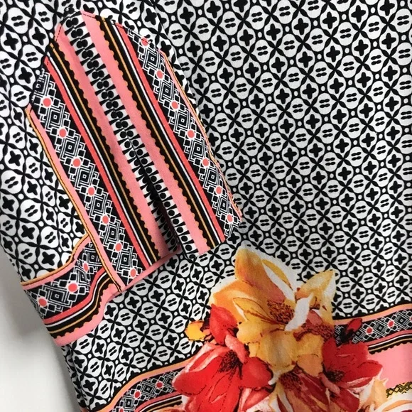 Beige by ECI medium 3/4 sleeve floral dress - Picture 8 of 8